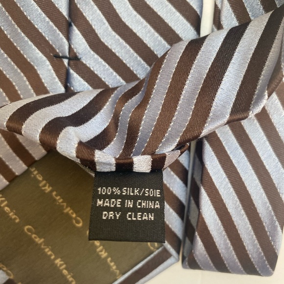 Calvin Klein set of Ties - Picture 6 of 6